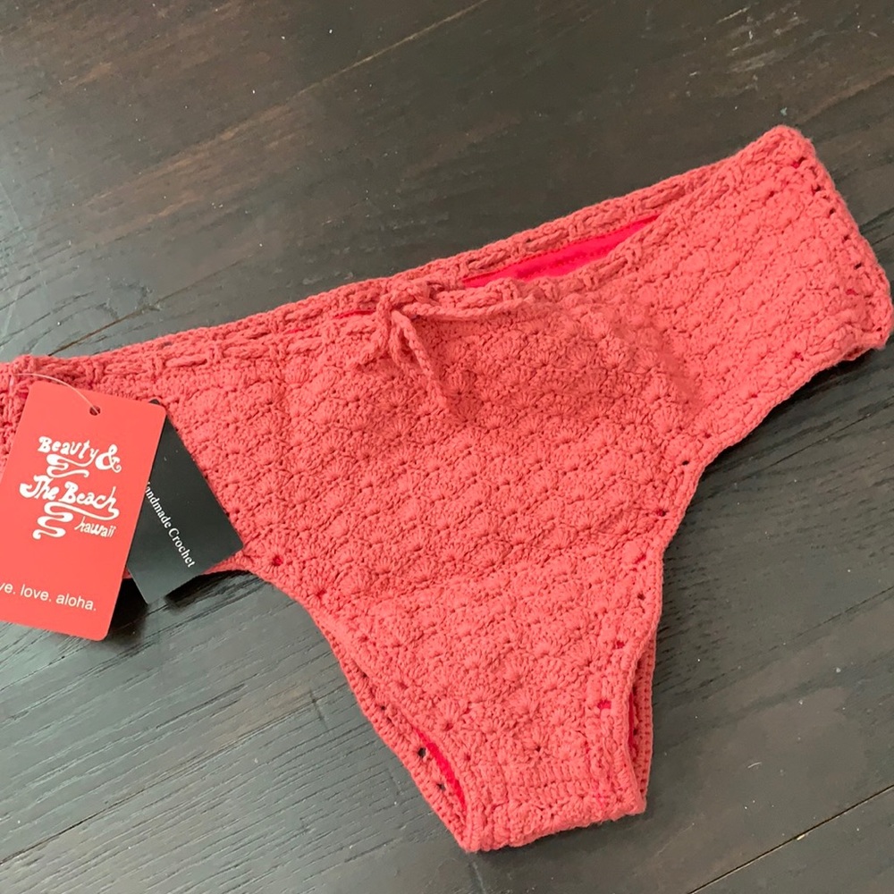 BEAUTY AND THE BEACH CROCHET CELEBRITY HANDMADE